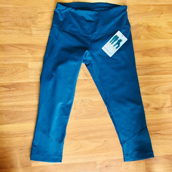 Active Life Pants - Cropped yoga pants